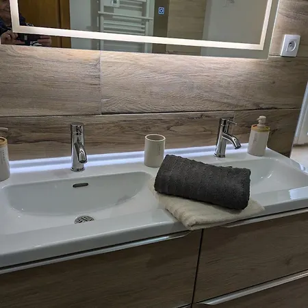 Maison Chaleureuse Avec Wifi A - Fr-1-589-753
